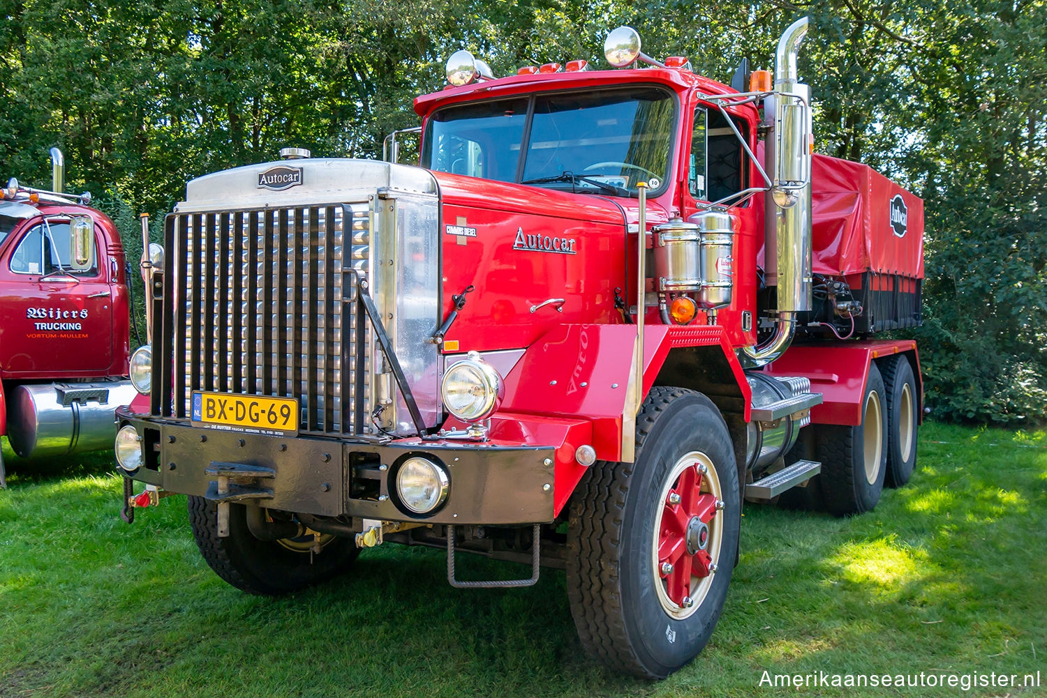 Vrachtwagens Autocar DC Series uit 1979